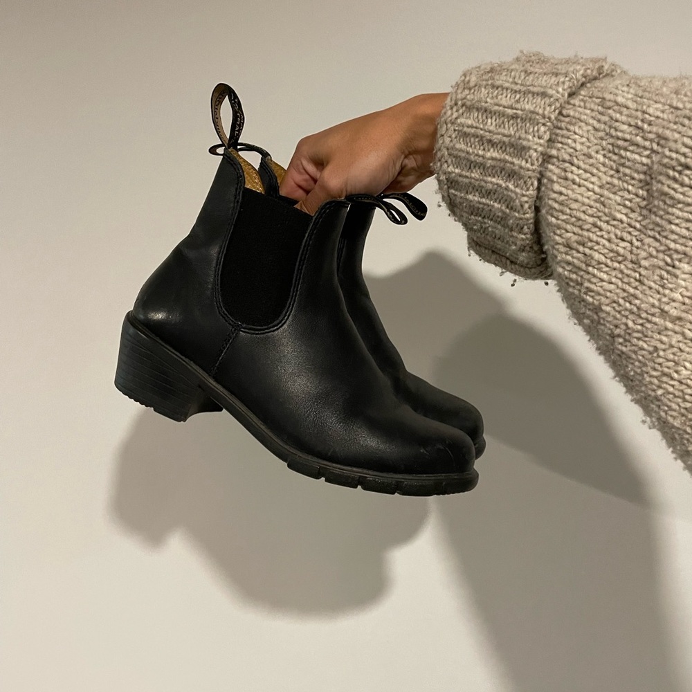 #1671 Blundstone Boots Women’s Heeled Sz 7US (size 4au)